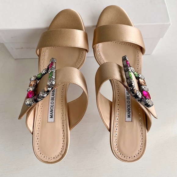 ✨New MANOLO BLAHNIK Verda Satin Crystal Slide Heel Sandals Nude Size 37.5 - Picture 9 of 16
